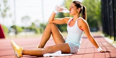 manter um regime de bebida e nutrição adequada